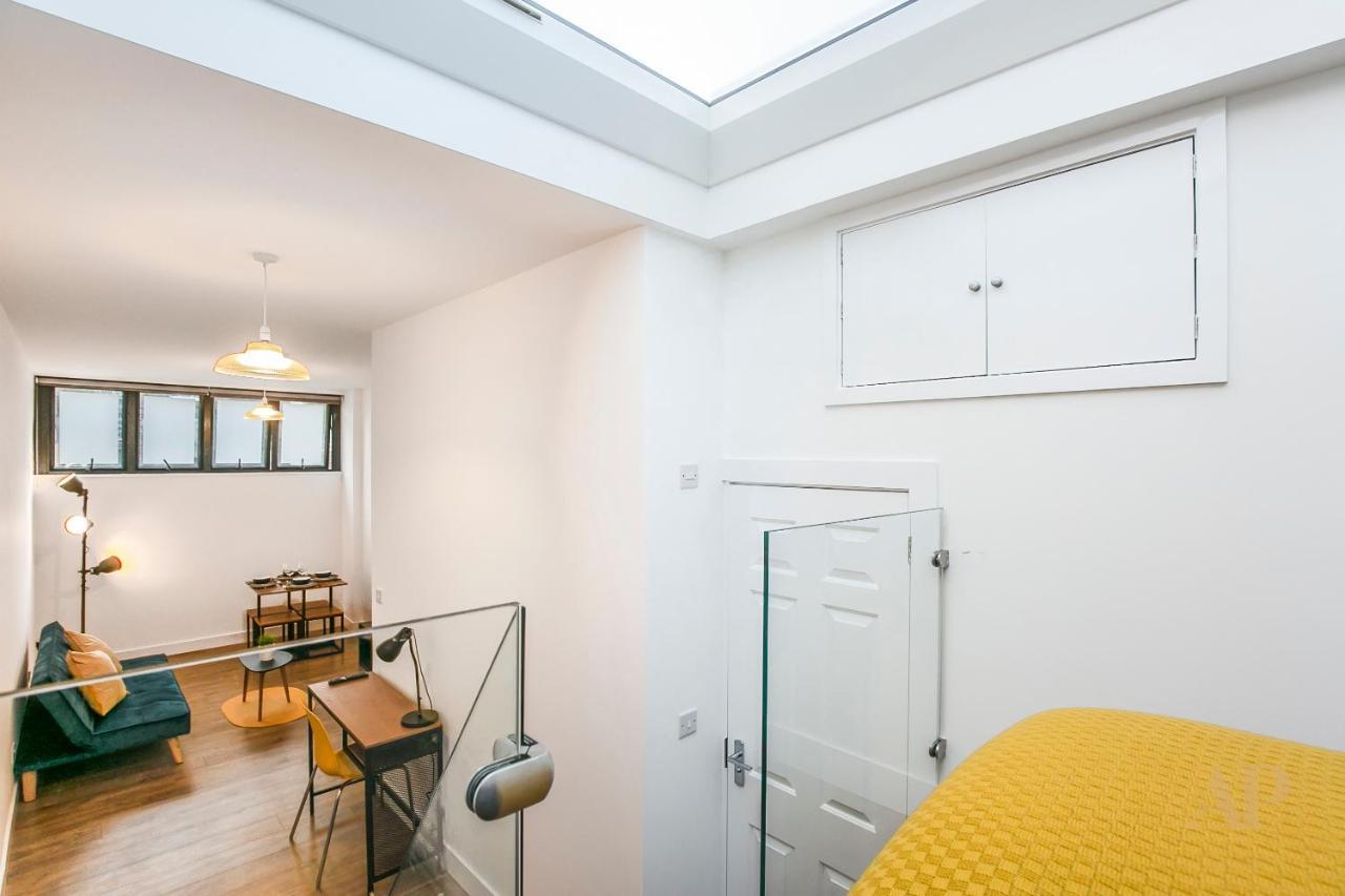 Split level Studio Apartment in Camden Londra Esterno foto